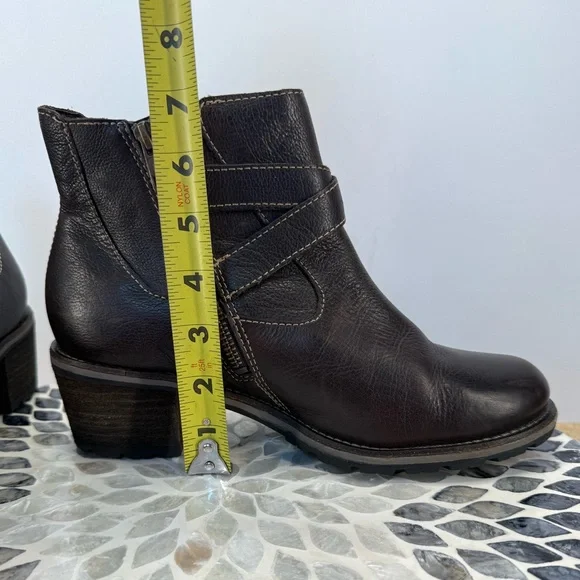 L.L.Bean Dark Brown leather Ankle Boots with Buckle Detail women’s size 8.5 - Picture 9 of 12